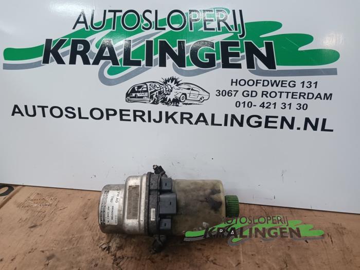 Usagé Pompe de direction Skoda Fabia II (5J) 1.4i 16V Prix € 99,99 Règlement à la marge proposé par Autosloperij Kralingen B.V.