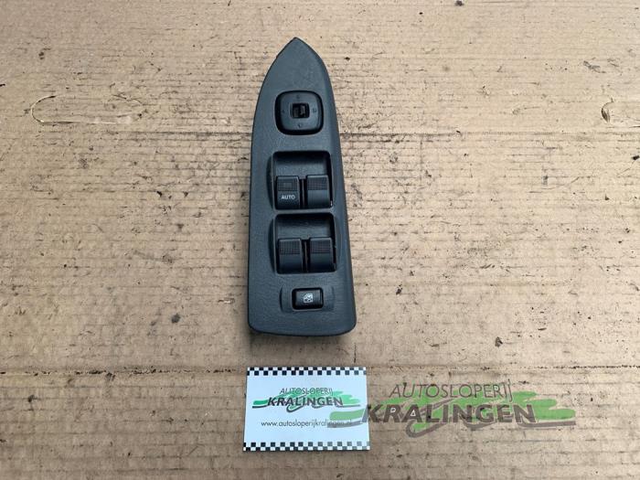 Usados Interruptor de ventanilla eléctrica Mazda 626 (GF12) 2.0i 16V GLX Precio € 25,00 Norma de margen ofrecido por Autosloperij Kralingen B.V.