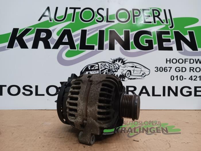 Usagé Dynamo Volvo V70 (SW) 2.4 T 20V Prix € 29,99 Règlement à la marge proposé par Autosloperij Kralingen B.V.
