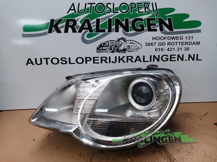 Używane Reflektor lewy Volkswagen Eos (1F7/F8) 2.0 FSI 16V Cena € 99,99 Procedura marży oferowane przez Autosloperij Kralingen B.V.