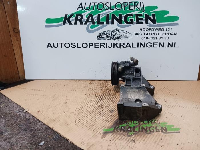 Usagé Pompe de direction Chevrolet Kalos (SF48) 1.4 16V Prix € 39,99 Règlement à la marge proposé par Autosloperij Kralingen B.V.