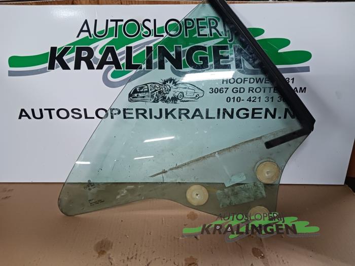 Usados Ventanilla triangular derecha detrás Volkswagen Eos (1F7/F8) 2.0 FSI 16V Precio € 99,99 Norma de margen ofrecido por Autosloperij Kralingen B.V.