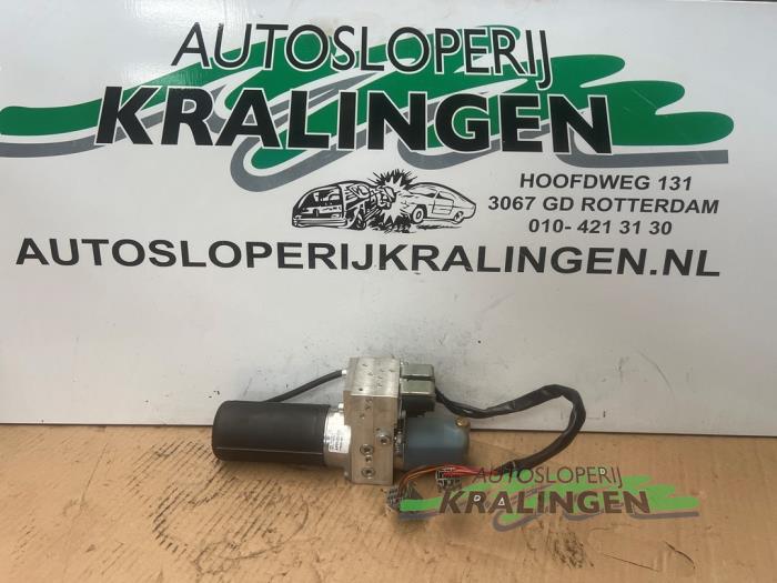 Convertible roof hydraulic pump