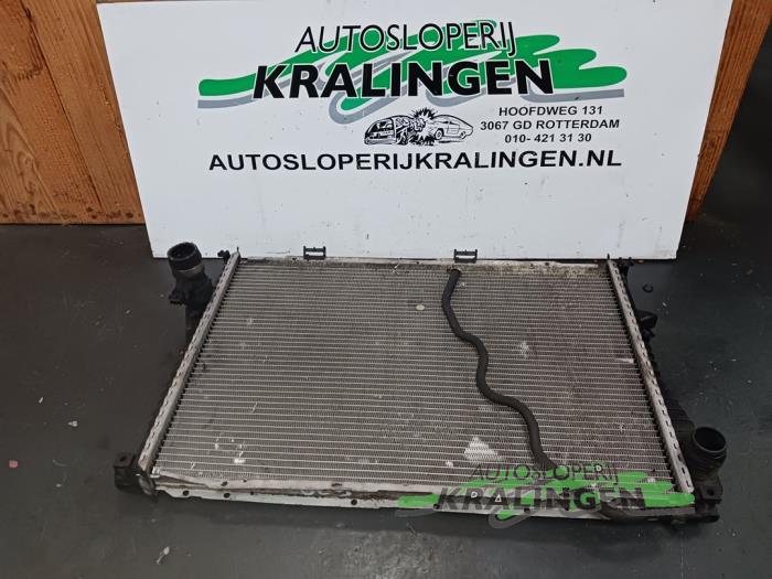 Used Radiator BMW 5 serie Touring (E39) 523i 24V Price on request offered by Autosloperij Kralingen B.V.