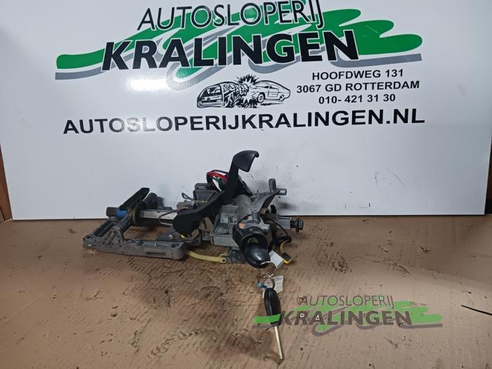 Używane Stacyjka + Kluczyk BMW Mini (R50/53) 1.6 16V Cooper Cena na żądanie oferowane przez Autosloperij Kralingen B.V.