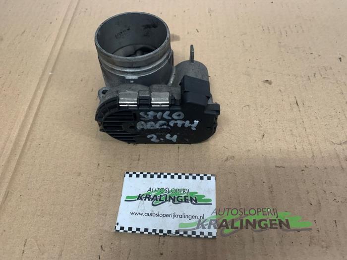 Usagé Boîtier accélérateur Fiat Stilo (192A/B) 2.4 20V Abarth 3-Drs. Prix € 25,00 Règlement à la marge proposé par Autosloperij Kralingen B.V.