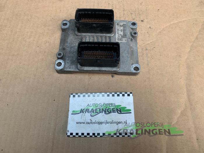 Used Engine management computer Alfa Romeo 147 (937) 2.0 Twin Spark 16V Price € 50,00 Margin scheme offered by Autosloperij Kralingen B.V.