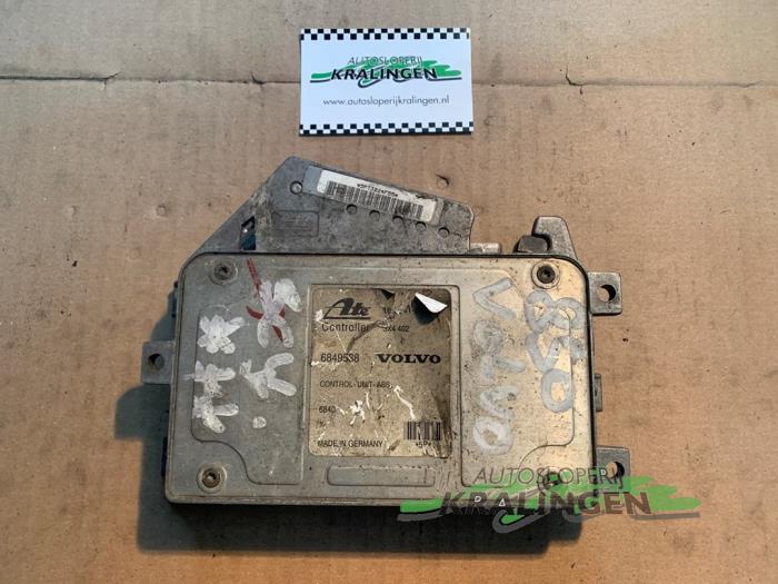 Usagé Ordinateur ABS Volvo 850 Estate 2.5i 10V Prix € 99,99 Règlement à la marge proposé par Autosloperij Kralingen B.V.