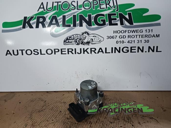 Używane Pompa ABS Peugeot 308 (4A/C) 1.6 VTI 16V Cena € 19,98 Procedura marży oferowane przez Autosloperij Kralingen B.V.