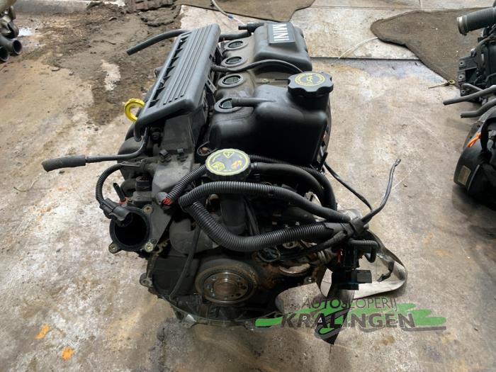 Engine from a MINI Mini (R50/53) 1.6 16V Cooper 2002