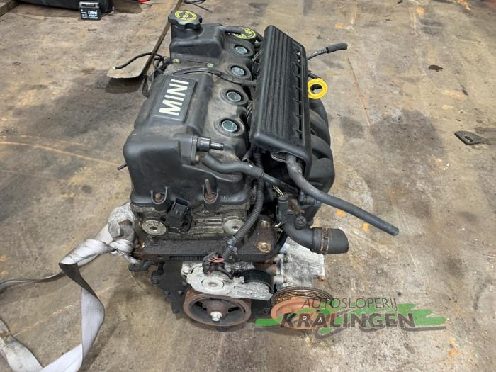Engine from a MINI Mini (R50/53) 1.6 16V Cooper 2002