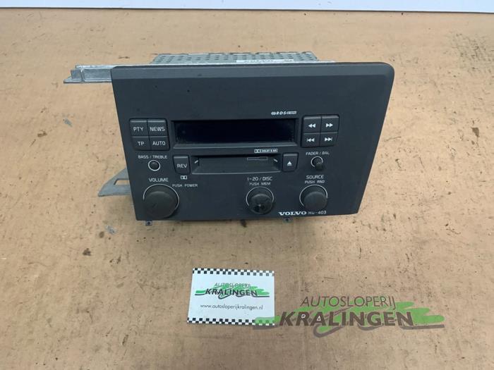 Używane Radio Volvo V70 (SW) 2.4 D5 20V Cena € 24,99 Procedura marży oferowane przez Autosloperij Kralingen B.V.