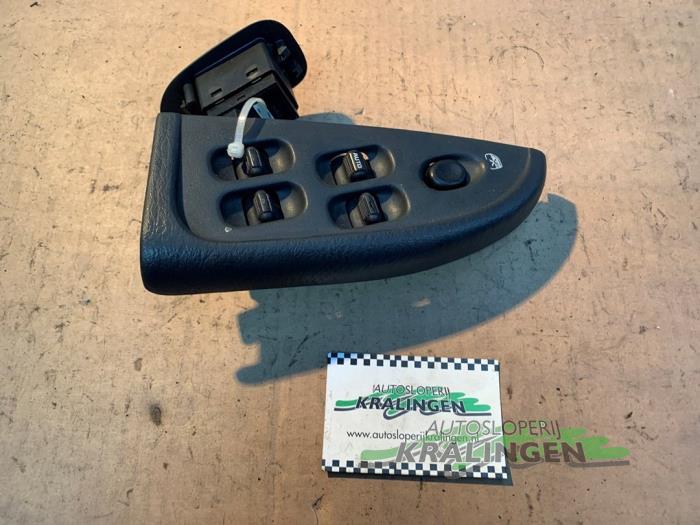 Usados Interruptor de ventanilla eléctrica Chrysler 300 M 2.7 V6 24V Precio € 40,00 Norma de margen ofrecido por Autosloperij Kralingen B.V.