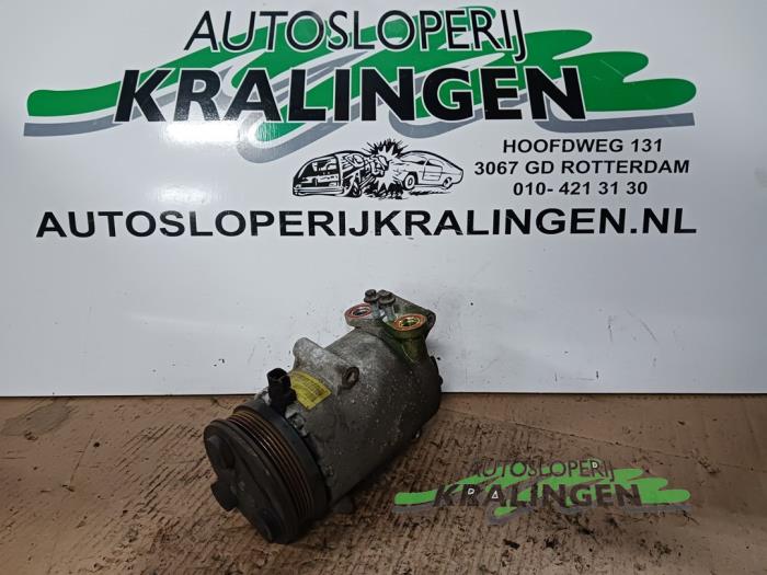 Usagé Compresseur de clim Ford Focus C-Max 1.6 16V Prix € 14,98 Règlement à la marge proposé par Autosloperij Kralingen B.V.