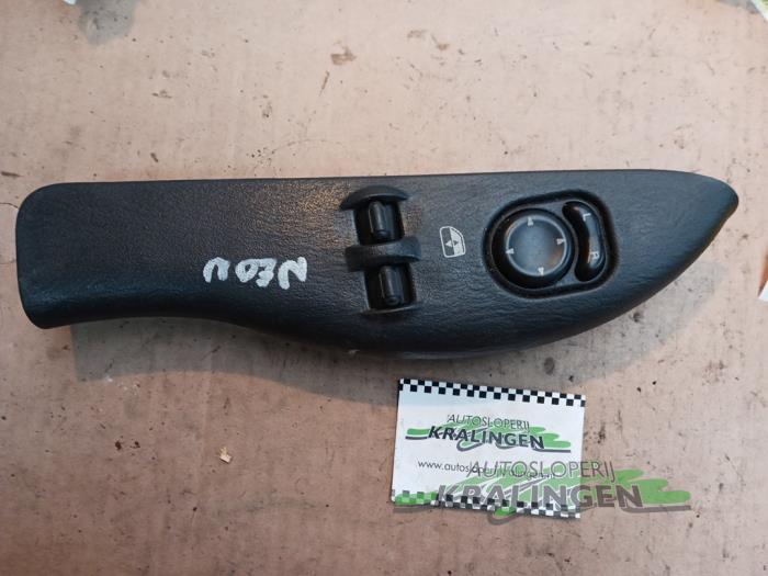 Usados Interruptor de ventanilla eléctrica Chrysler Neon II 2.0 16V LE,SE,CS,Sport Precio € 25,00 Norma de margen ofrecido por Autosloperij Kralingen B.V.