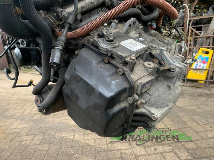 Usagé Boite de vitesses Peugeot 407 (6D) 3.0 V6 24V VVT Prix € 399,99 Règlement à la marge proposé par Autosloperij Kralingen B.V.
