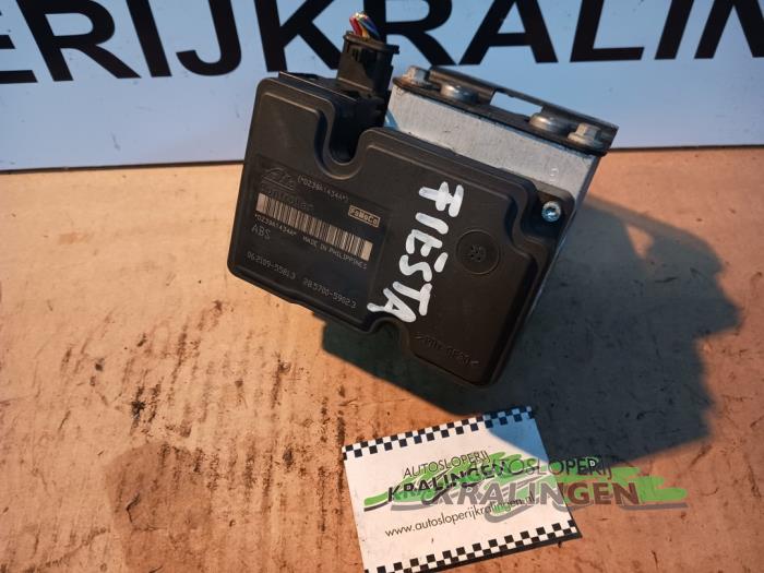 Gebrauchte ABS Pumpe Ford Fiesta 6 (JA8) 1.4 TDCi Preis € 19,99 Margenregelung angeboten von Autosloperij Kralingen B.V.