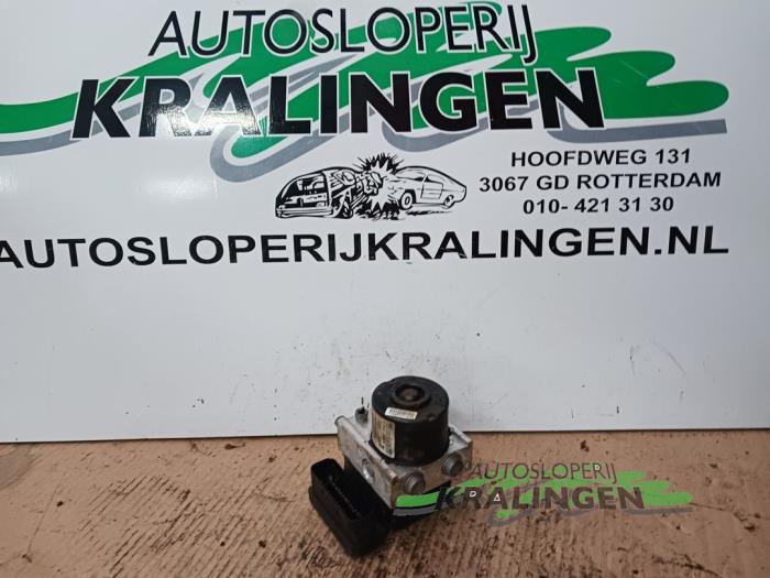 Używane Pompa ABS Peugeot 207/207+ (WA/WC/WM) 1.6 16V VTi Cena € 21,98 Procedura marży oferowane przez Autosloperij Kralingen B.V.