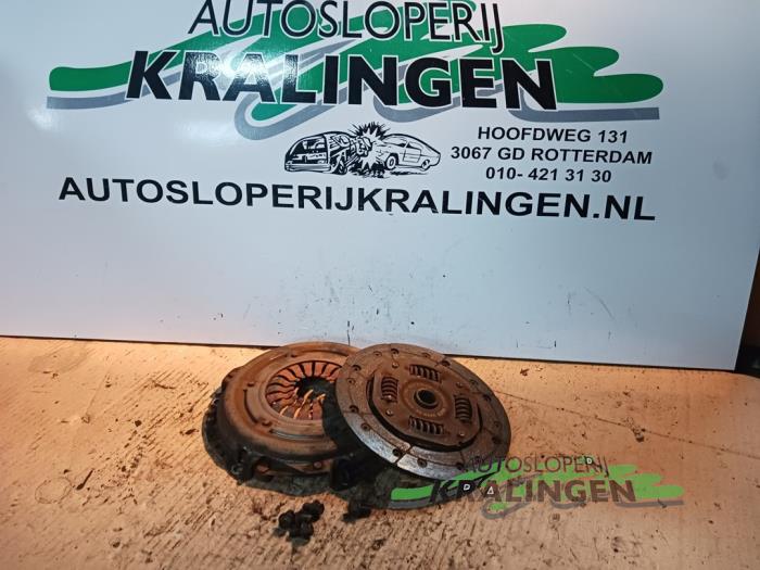 Usagé Kit embrayage (complet) Ford Fiesta 6 (JA8) 1.25 16V Prix € 49,99 Règlement à la marge proposé par Autosloperij Kralingen B.V.