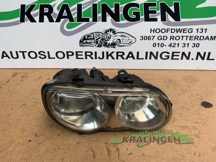 Używane Reflektor prawy Rover 25 1.4 16V Cena € 35,00 Procedura marży oferowane przez Autosloperij Kralingen B.V.