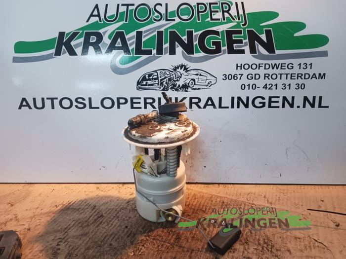 Begagnade Bensinpump Peugeot 407 (6D) 3.0 V6 24V VVT Pris € 49,99 Marginaltabell erbjuds av Autosloperij Kralingen B.V.