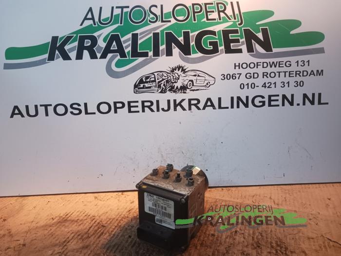 Usagé Bloc ABS Peugeot 407 (6D) 3.0 V6 24V VVT Prix € 44,98 Règlement à la marge proposé par Autosloperij Kralingen B.V.