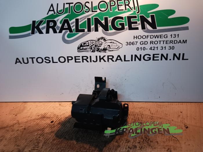 Begagnade Bränslefilterhus Opel Corsa C (F08/68) 1.3 CDTi 16V Pris € 49,98 Marginaltabell erbjuds av Autosloperij Kralingen B.V.