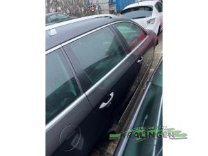 Begagnade Bakdörr, 4-dörrars, höger Volkswagen Passat Variant (3C5) 1.4 TSI 16V Pris € 99,99 Marginaltabell erbjuds av Autosloperij Kralingen B.V.