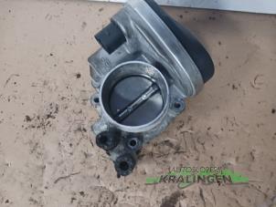 Boitier papillon d'un Volkswagen Golf V (1K1) 2.0 FSI 16V 2004