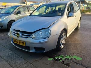 Gebrauchte Kotflügel links vorne Volkswagen Golf V (1K1) 2.0 FSI 16V Preis € 74,99 Margenregelung angeboten von Autosloperij Kralingen B.V.