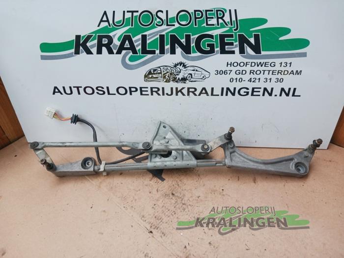 Windshield wiper linkage and motor