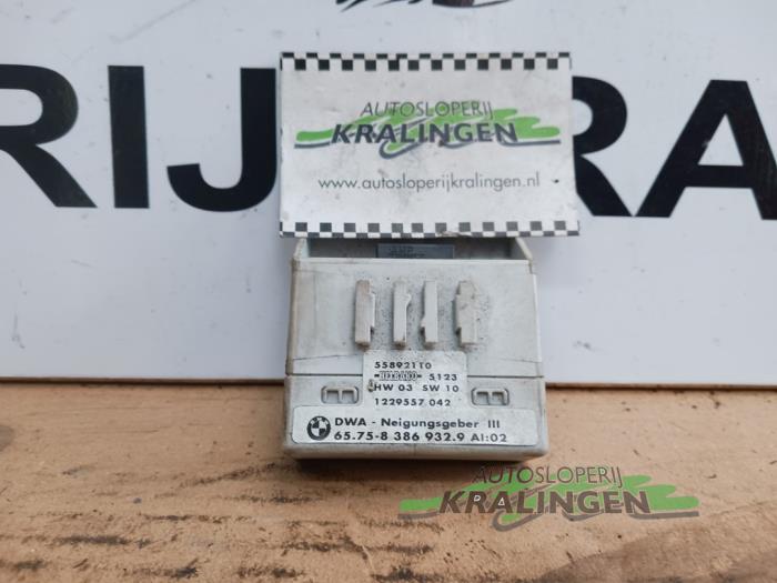 Begagnade Larmmodul BMW 3 serie (E46/4) 320i 24V Pris € 9,99 Marginaltabell erbjuds av Autosloperij Kralingen B.V.