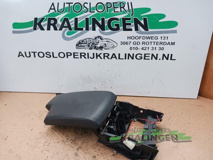 Begagnade Armstöd BMW 3 serie (E90) 320i 16V Pris € 49,99 Marginaltabell erbjuds av Autosloperij Kralingen B.V.