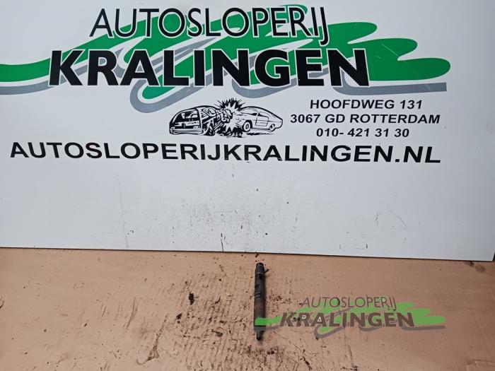 Gebrauchte Einspritzdüse (Diesel) Renault Kangoo Express (FC) 1.5 dCi 60 Preis € 99,99 Margenregelung angeboten von Autosloperij Kralingen B.V.