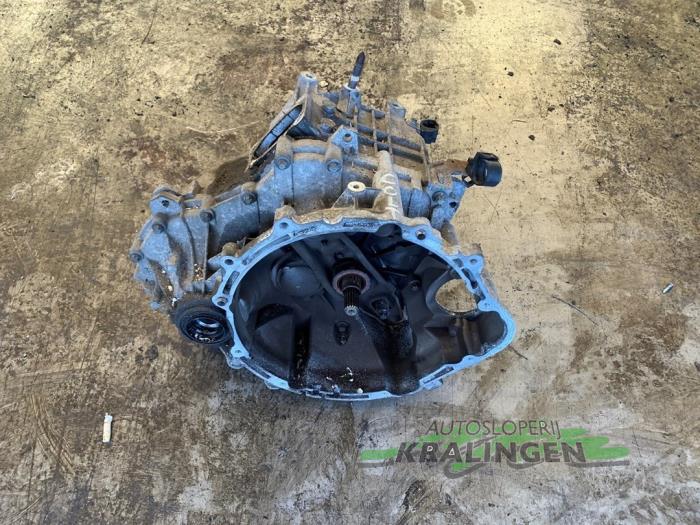 Used Gearbox Mitsubishi Colt (Z2/Z3) 1.3 16V Price € 99,98 Margin scheme offered by Autosloperij Kralingen B.V.