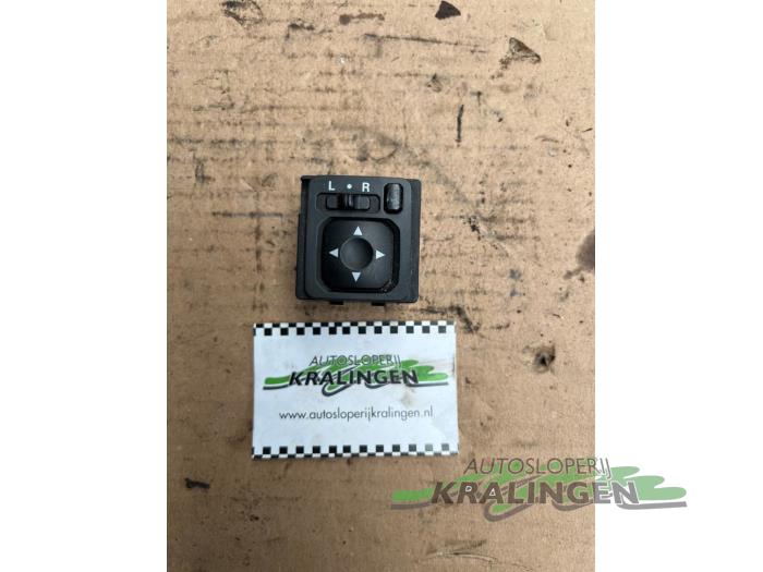 Wing mirror switch