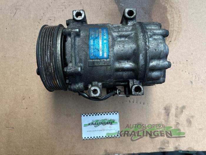 Usagé Compresseur de clim Volvo C30 (EK/MK) 2.0 D 16V Prix € 14,98 Règlement à la marge proposé par Autosloperij Kralingen B.V.