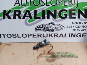 Usados Cerradura de contacto y llave Citroen C3 (FC/FL/FT) 1.1 Precio € 34,99 Norma de margen ofrecido por Autosloperij Kralingen B.V.