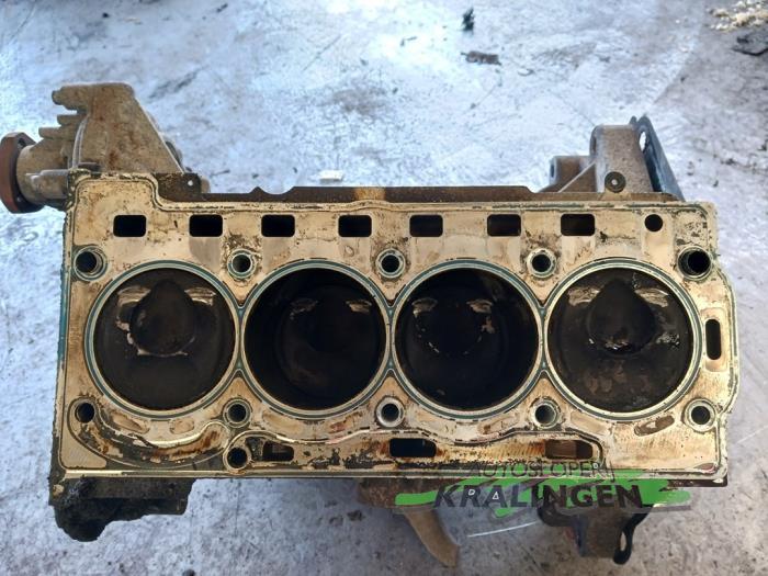 Engine from a Volkswagen Golf V (1K1) 1.4 FSI 16V 2006