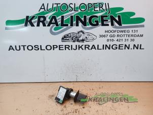 Usados Cerradura de contacto y llave Opel Corsa C (F08/68) 1.0 12V Precio € 49,99 Norma de margen ofrecido por Autosloperij Kralingen B.V.