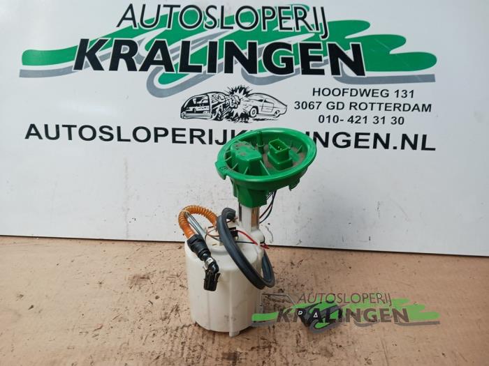 Used Petrol pump Mini Mini Cooper S (R53) 1.6 16V Price € 74,99 Margin scheme offered by Autosloperij Kralingen B.V.