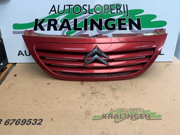 Używane Grill Citroen C3 (FC/FL/FT) 1.6 16V Cena € 49,95 Procedura marży oferowane przez Autosloperij Kralingen B.V.