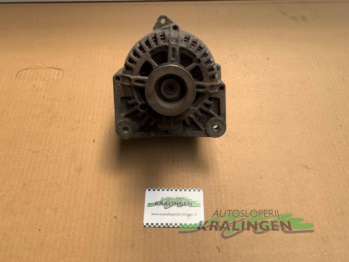 Usagé Dynamo Renault Scénic II (JM) 1.6 16V Prix € 39,98 Règlement à la marge proposé par Autosloperij Kralingen B.V.