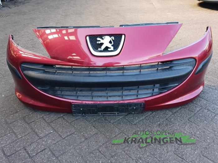 Używane Zderzak przedni Peugeot 207/207+ (WA/WC/WM) 1.4 16V VTi Cena € 99,99 Procedura marży oferowane przez Autosloperij Kralingen B.V.