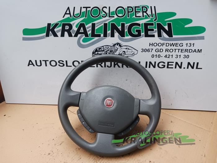 Gebrauchte Lenkrad Fiat Panda (169) 1.2, Classic Preis € 99,99 Margenregelung angeboten von Autosloperij Kralingen B.V.