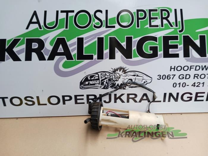 Usagé Pompe essence Volvo 850 Estate 2.0i 10V Prix sur demande proposé par Autosloperij Kralingen B.V.