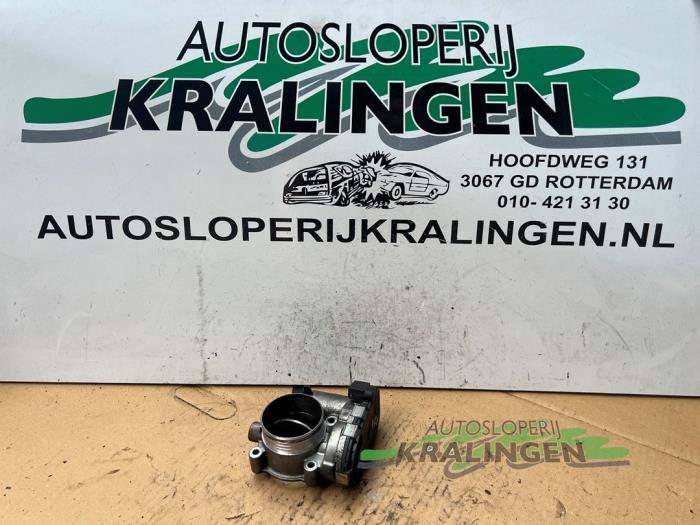 Usagé Boitier papillon Volvo V70 (SW) 2.4 D5 20V Prix € 24,99 Règlement à la marge proposé par Autosloperij Kralingen B.V.