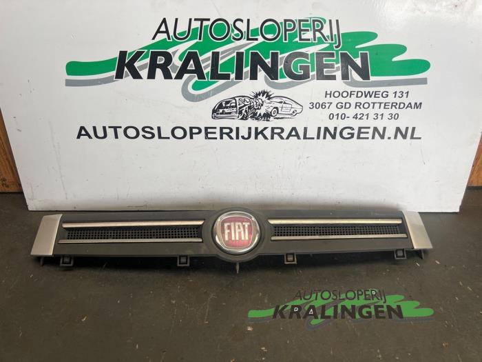 Begagnade Grill Fiat Panda (169) 1.2 Fire Natural Power Pris € 49,99 Marginaltabell erbjuds av Autosloperij Kralingen B.V.
