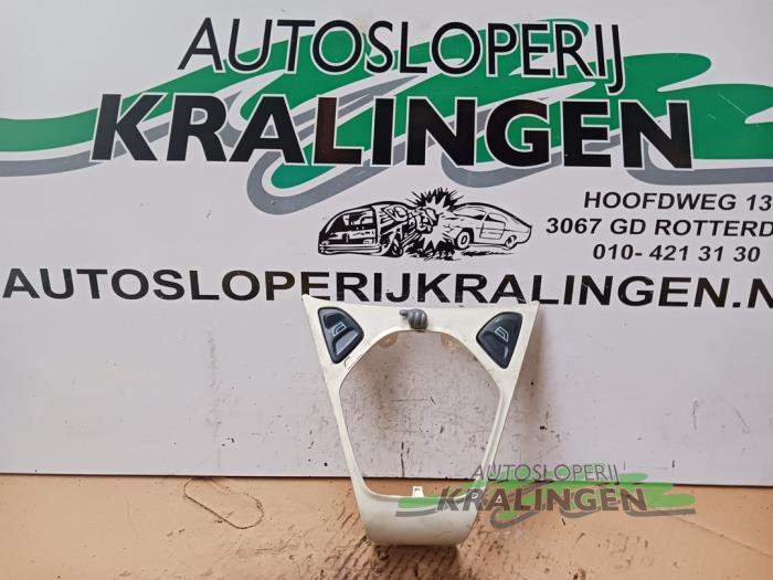 Usados Interruptor de ventanilla eléctrica Ford Ka II 1.2 Precio € 24,99 Norma de margen ofrecido por Autosloperij Kralingen B.V.
