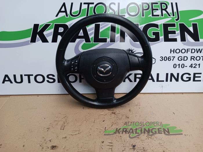 Gebrauchte Lenkrad Mazda 2 (NB/NC/ND/NE) 1.4 16V Preis € 39,99 Margenregelung angeboten von Autosloperij Kralingen B.V.